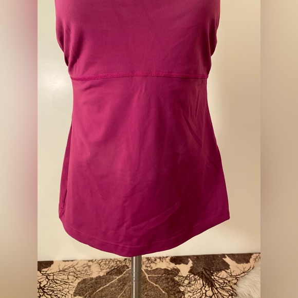 Tonic Active Yoga Top with Built in Shelf Bra Size Medium in EUC - Picture 3 of 9